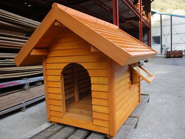 窓付き犬小屋完成
