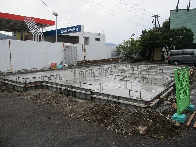 底盤コンクリート打設完了