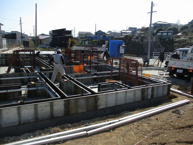 型枠建て込み