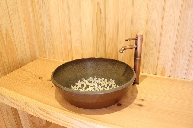 手造り陶器質手洗器