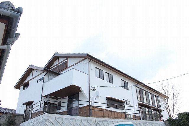 外壁は漆喰塗り仕上げ