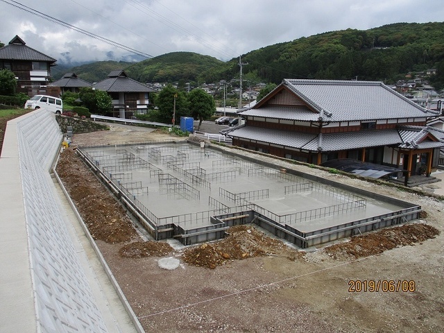 底盤コンクリート打設完了