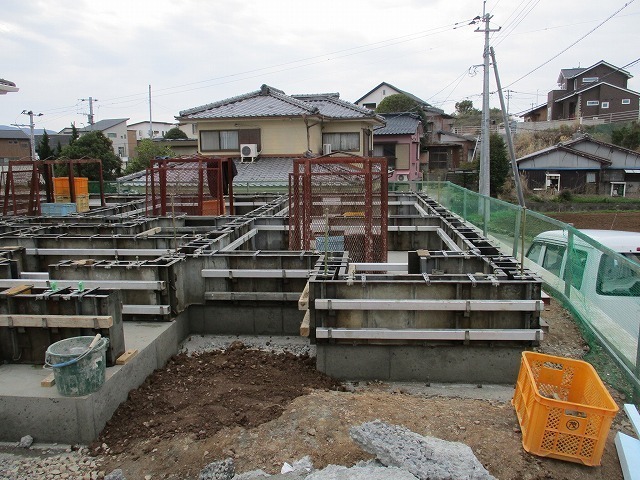 立ち上がりコンクリート打設用型枠設置