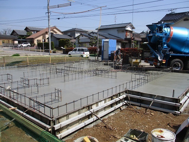 基礎底盤コンクリート打設状況