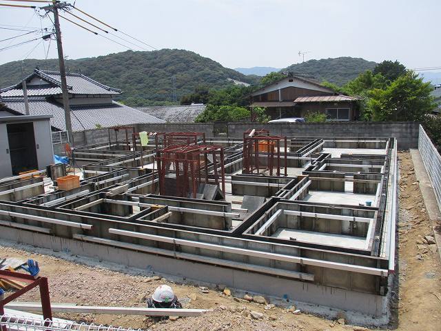 型枠建て込み