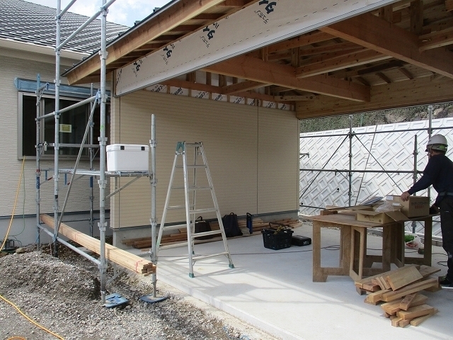 車庫建築中