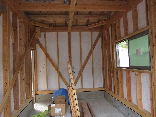車庫建築中